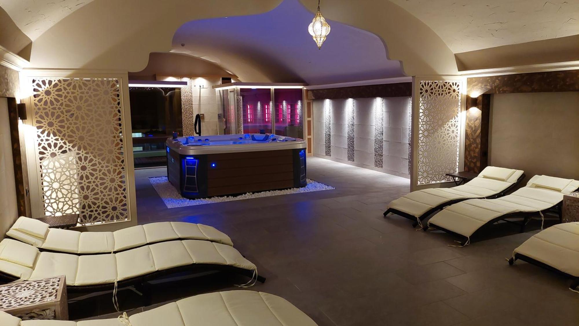 Oazis Hotel*** Надьканіжа Екстер'єр фото