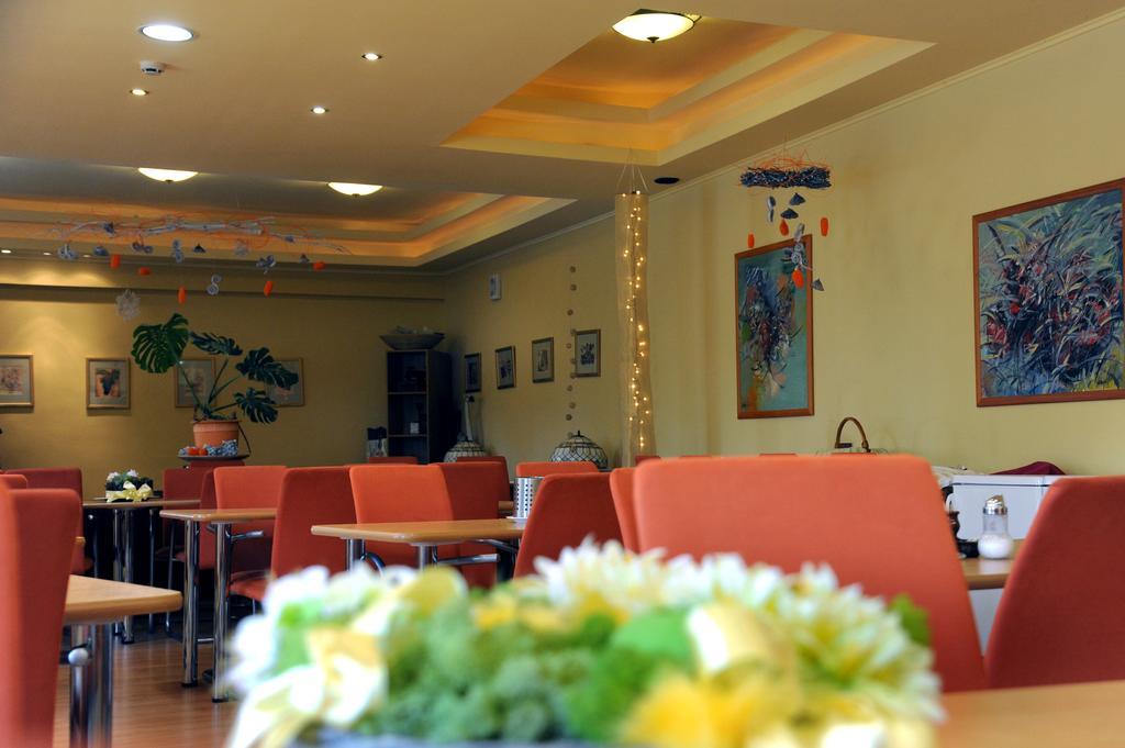 Oazis Hotel*** Надьканіжа Екстер'єр фото